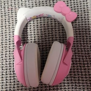 Hello Kitty and Friends Razer Kraken BT Wireless Headset